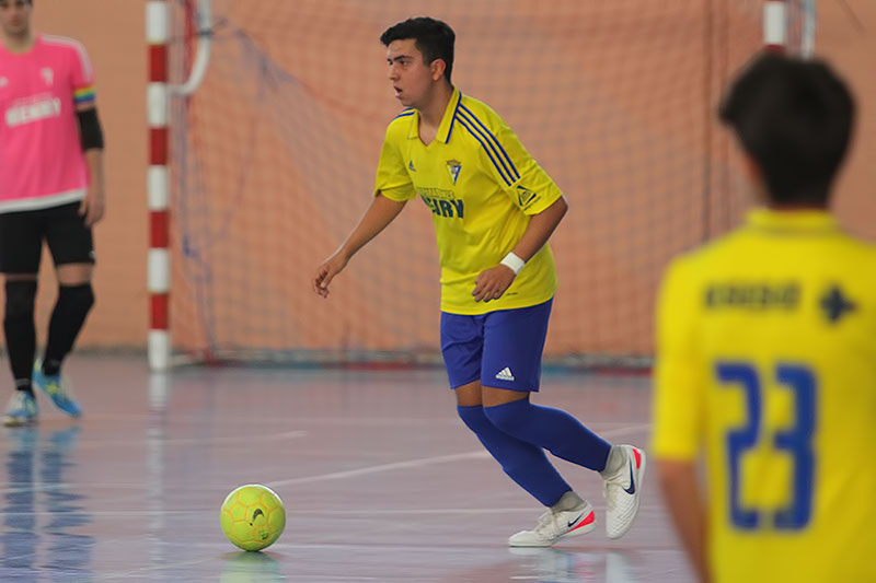 Miguel Gago convoca al juvenil Javi Quintana con el Cádiz CF Virgili